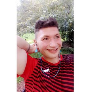 Meet your Posher, Cee